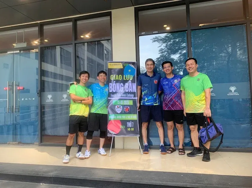 Văn hóa trò chuyện, cười nói khi tham gia luyện tập bóng bàn tại các câu lạc bộ bóng bàn ở Vinhomes Grand Park