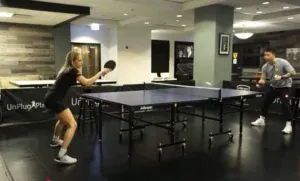 Tăng tốc độ và sự linh hoạt với kỹ thuật di chuyển chân trong bóng bàn