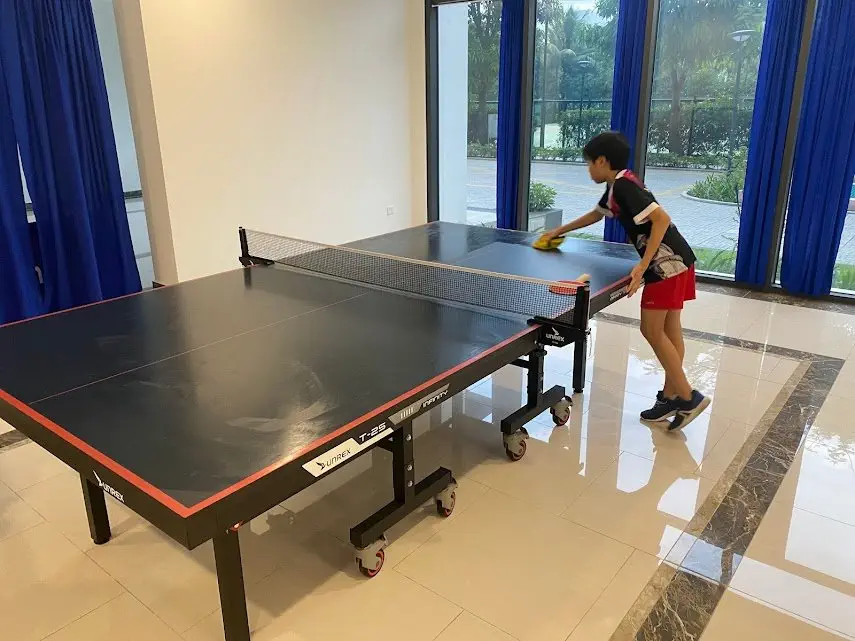 Vệ sinh bàn bóng bàn